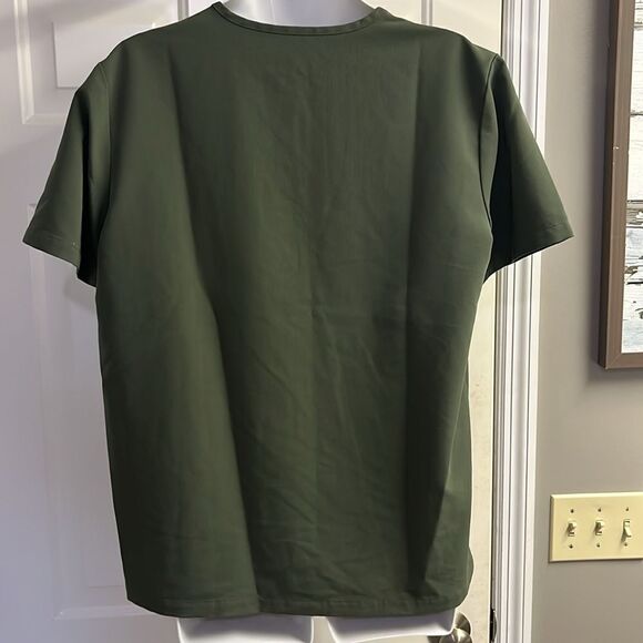 FIGS Technical Collection Olive Short Sleeve V-Neck Medical Scrub Shirt- Large - Picture 8 of 14